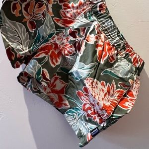 Women’s L Barely Baggies